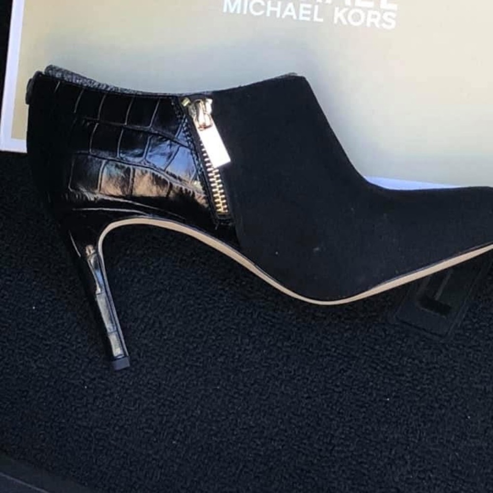 Michael Kors Black Patent Heeled Boots - Picture 2 of 3